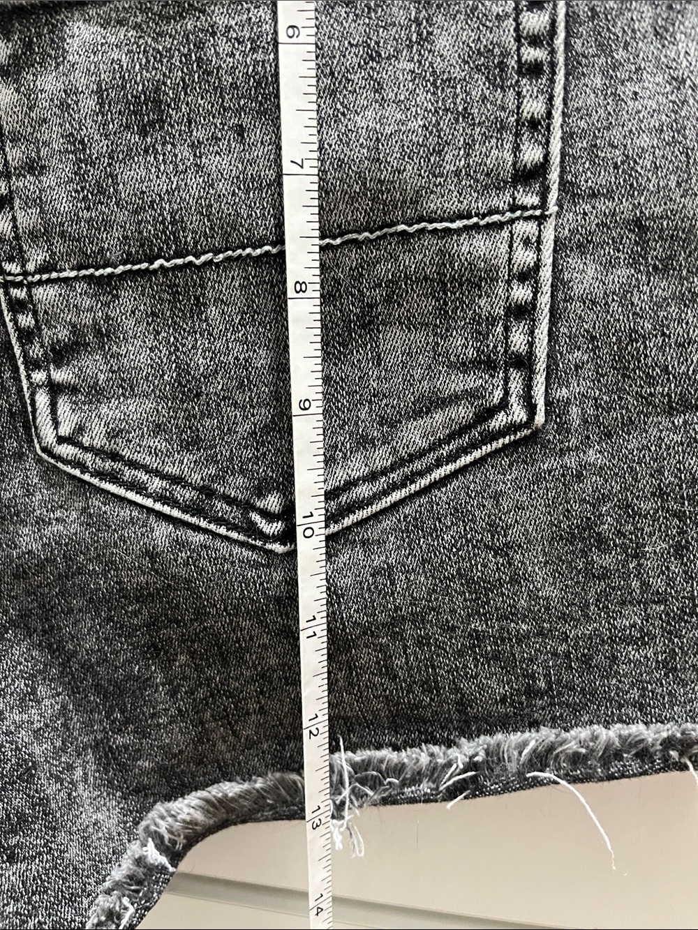 Pink Lily Black Acid Wash Denim Shorts - Women size 27 stretch - Picture 3 of 5
